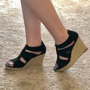 Host Pick!❤️Chic Black Sandal Wedges